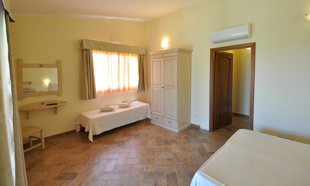 Affittacamere B&B La Villa Dei Graniti Villasimius Phòng bức ảnh